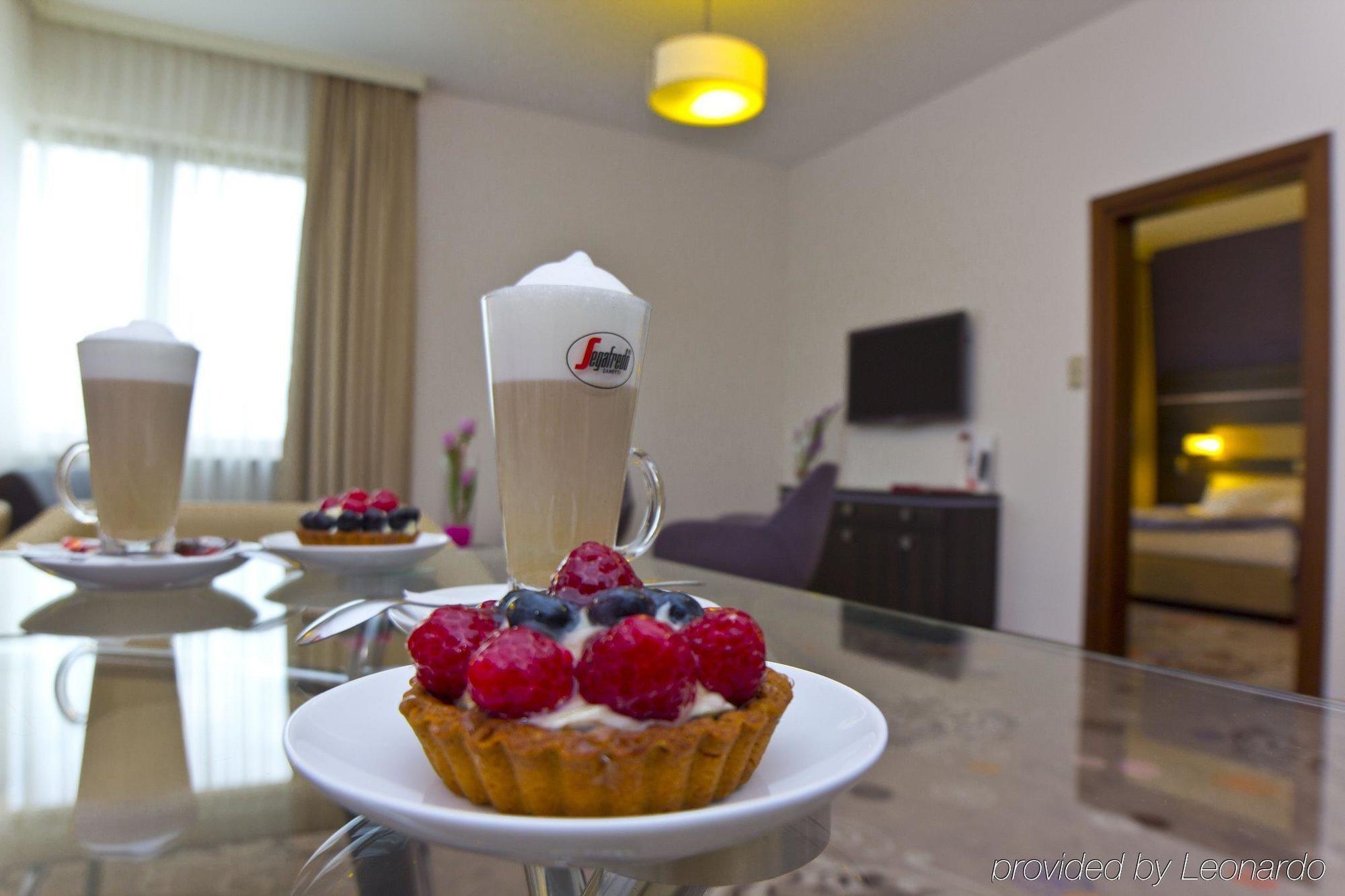 Hotel Szafran Czeladź Rom bilde